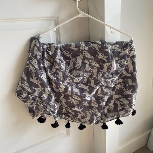 Lightweight 100% Cotton Grey and White Wolf Print Infinity Scarf w Tassel Detail - Picture 1 of 2